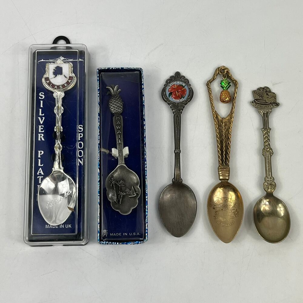 Vintage Souvenir Spoon Lot Alaska Hawaii Pineapple Anthurium Enamel Silverplate